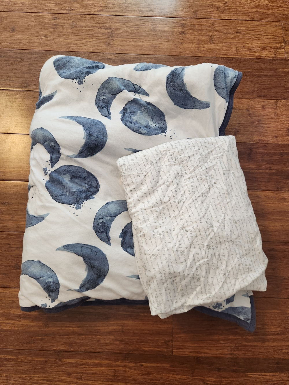 Burt's Bees Baby Moon Blue Reversible Stripe Nursery Blanket Quilt & Crib Sheet